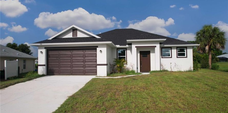 House in Punta Gorda, Florida 4 bedrooms, 185.8 sq.m. № 1840562