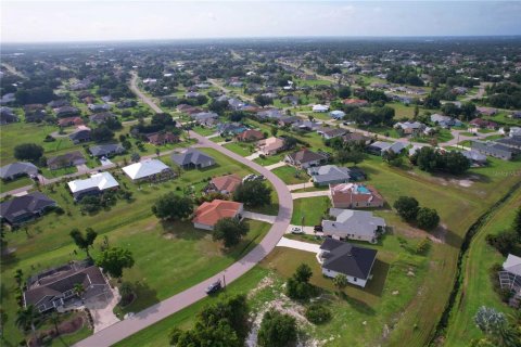 House in Punta Gorda, Florida 4 bedrooms, 185.8 sq.m. № 1840562 - photo 7