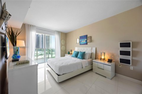 Condo in Sunny Isles Beach, Florida, 3 bedrooms  № 1890767 - photo 13