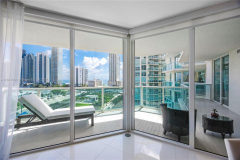 Condo in Sunny Isles Beach, Florida, 3 bedrooms  № 1890767 - photo 18