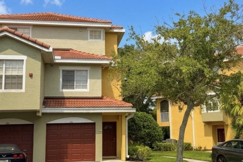 Copropriété à louer à Sarasota, Floride: 3 chambres, 144.83 m2 № 2403284 - photo 2