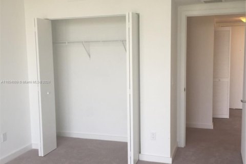 Купить кондоминиум в Майами, Флорида 1 спальня, 60.2м2, № 2035050 - фото 5