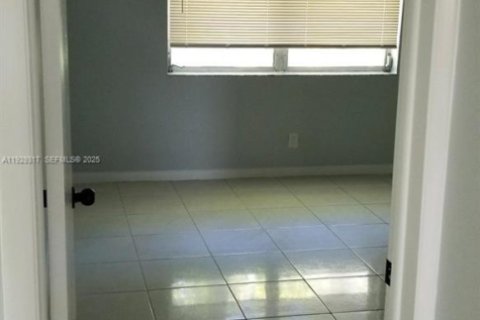 Condo in Fort Lauderdale, Florida, 1 bedroom № 1987606 - photo 6