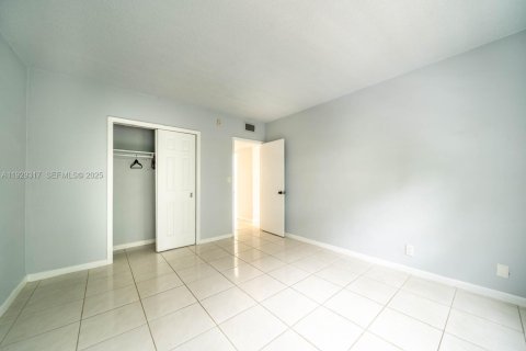 Condominio en venta en Fort Lauderdale, Florida, 1 dormitorio, 69.68 m2 № 1987606 - foto 13