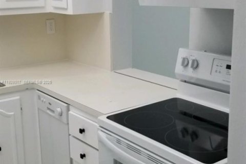 Condo in Fort Lauderdale, Florida, 1 bedroom № 1987606 - photo 7