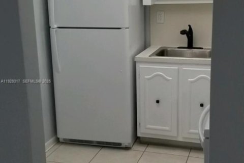 Condo in Fort Lauderdale, Florida, 1 bedroom № 1987606 - photo 8