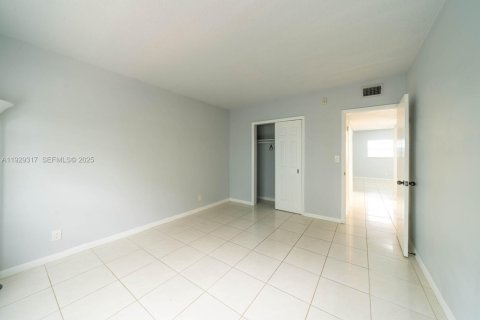 Condominio en venta en Fort Lauderdale, Florida, 1 dormitorio, 69.68 m2 № 1987606 - foto 12