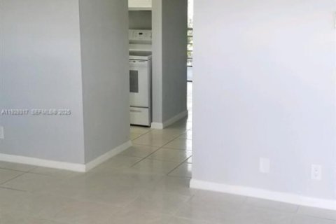 Condo in Fort Lauderdale, Florida, 1 bedroom № 1987606 - photo 10