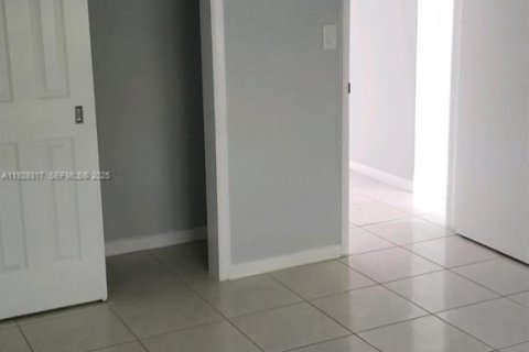 Condo in Fort Lauderdale, Florida, 1 bedroom № 1987606 - photo 5