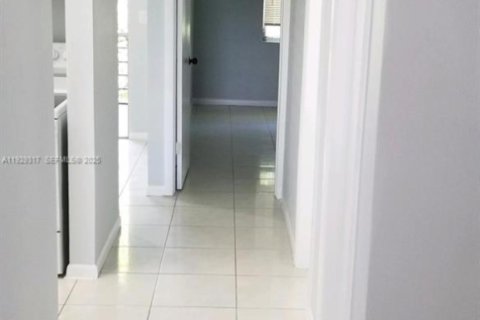 Condo in Fort Lauderdale, Florida, 1 bedroom № 1987606 - photo 9