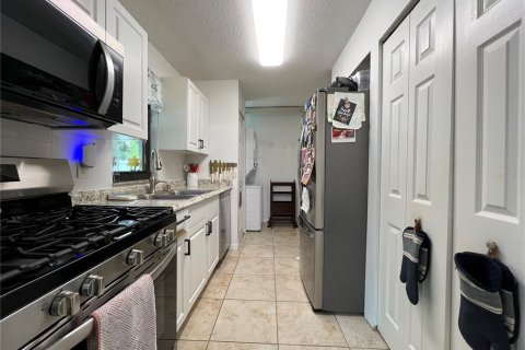 House in Daytona Beach, Florida 3 bedrooms, 96.15 sq.m. № 1908326 - photo 7