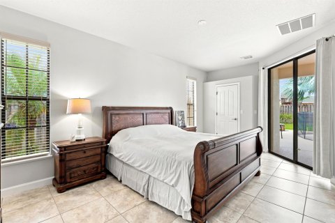 House in Port St. Lucie, Florida 3 bedrooms, 192.87 sq.m. № 2191095 - photo 29