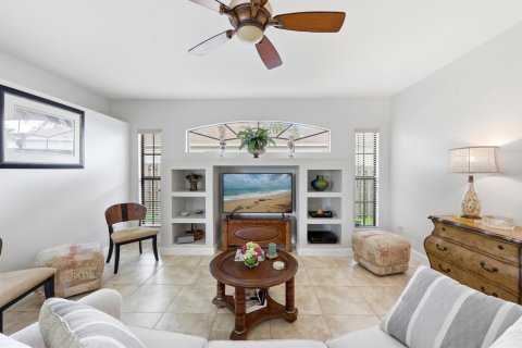 House in Port St. Lucie, Florida 3 bedrooms, 192.87 sq.m. № 2191095 - photo 17