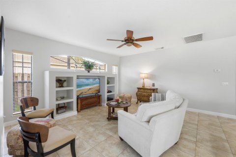 House in Port St. Lucie, Florida 3 bedrooms, 192.87 sq.m. № 2191095 - photo 16