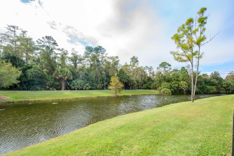 Снять в аренду виллу или дом в Ройял-Палм-Бич, Флорида 3 спальни, 181.9м2, № 1183355 - фото 1