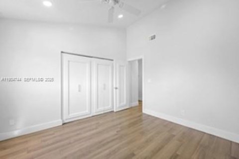 Купить кондоминиум в Окленд-Парк, Флорида 2 спальни, 101.82м2, № 1992937 - фото 9