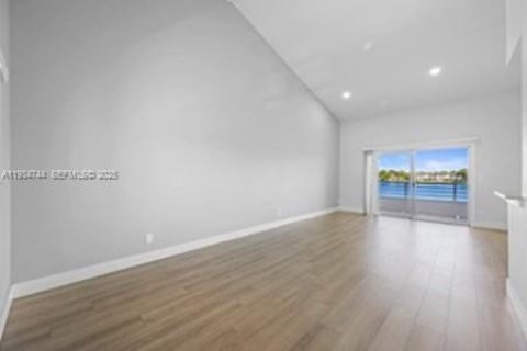 Купить кондоминиум в Окленд-Парк, Флорида 2 спальни, 101.82м2, № 1992937 - фото 17