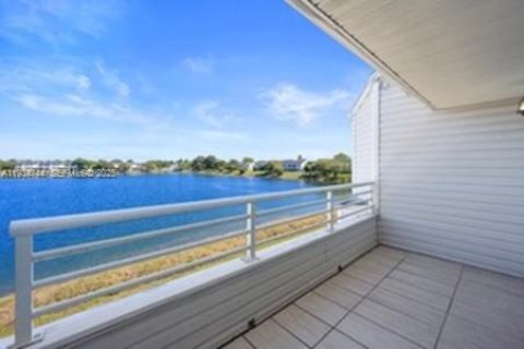 Купить кондоминиум в Окленд-Парк, Флорида 2 спальни, 101.82м2, № 1992937 - фото 20