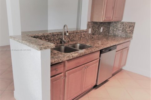 Condo in Oakland Park, Florida, 1 bedroom  № 1966216 - photo 8