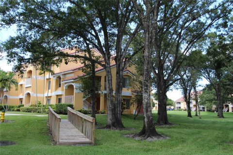 Condo in Oakland Park, Florida, 1 bedroom  № 1966216 - photo 20