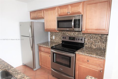 Condo in Oakland Park, Florida, 1 bedroom  № 1966216 - photo 7