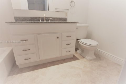 Condo in Oakland Park, Florida, 1 bedroom  № 1966216 - photo 16