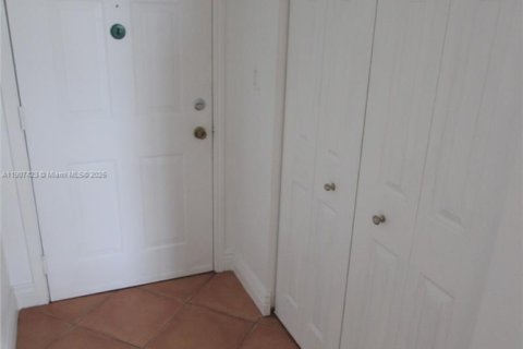 Condo in Oakland Park, Florida, 1 bedroom  № 1966216 - photo 3