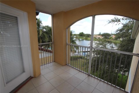 Condo in Oakland Park, Florida, 1 bedroom  № 1966216 - photo 9