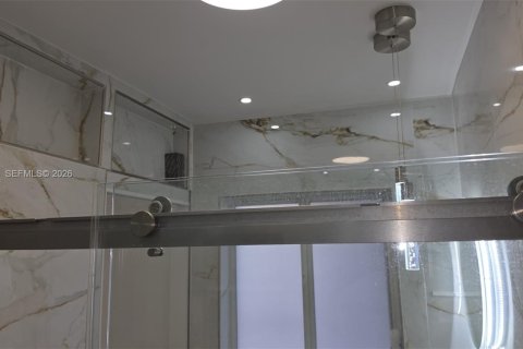 Villa ou maison à louer à Miami, Floride: 3 chambres, 120.77 m2 № 2387143 - photo 7