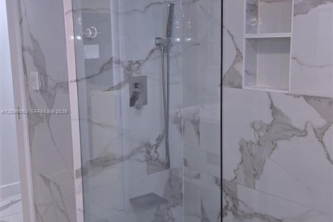 Villa ou maison à louer à Miami, Floride: 3 chambres, 120.77 m2 № 2387143 - photo 20