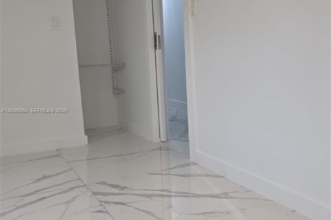 Villa ou maison à louer à Miami, Floride: 3 chambres, 120.77 m2 № 2387143 - photo 6