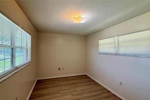 Apartment in Leesburg, Florida 2 bedrooms, 74.32 sq.m. № 2132270 - photo 8