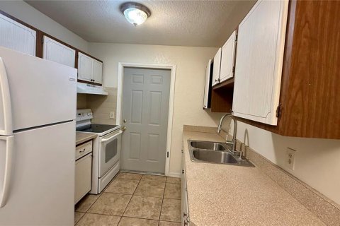 Apartment in Leesburg, Florida 2 bedrooms, 74.32 sq.m. № 2132270 - photo 2