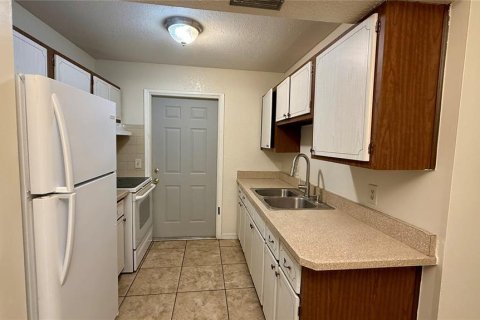 Apartment in Leesburg, Florida 2 bedrooms, 74.32 sq.m. № 2132270 - photo 1