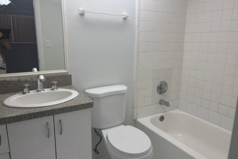 Copropriété à louer à Tamarac, Floride: 1 chambre, 69.68 m2 № 1976714 - photo 13