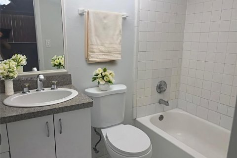 Copropriété à louer à Tamarac, Floride: 1 chambre, 69.68 m2 № 1976714 - photo 6