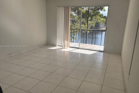 Copropriété à louer à Tamarac, Floride: 1 chambre, 69.68 m2 № 1976714 - photo 10
