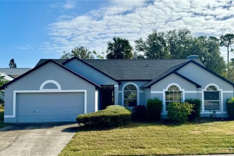 House in Daytona Beach, Florida 4 bedrooms, 171.4 sq.m. № 1866742 - photo 1