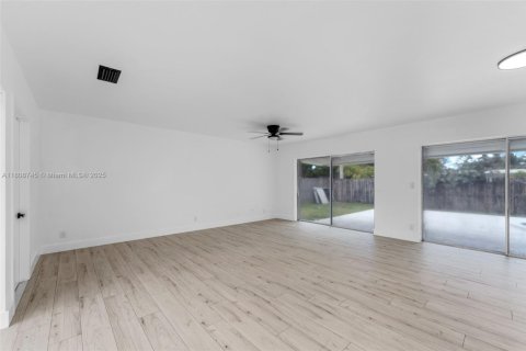 Купить виллу или дом в Майами, Флорида 3 спальни, 126.44м2, № 1745916 - фото 6