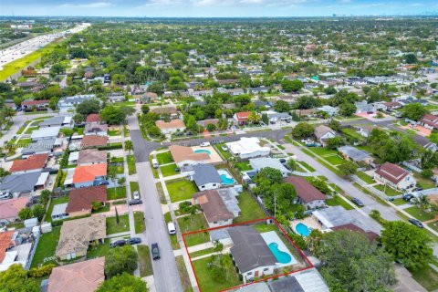 Villa ou maison à vendre à Miami, Floride: 3 chambres, 126.44 m2 № 1745916 - photo 26