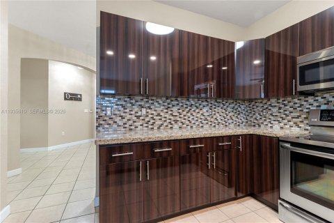 Villa ou maison à louer à Doral, Floride: 4 chambres, 208.94 m2 № 1993743 - photo 9