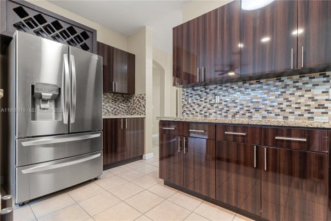 Villa ou maison à louer à Doral, Floride: 4 chambres, 208.94 m2 № 1993743 - photo 11