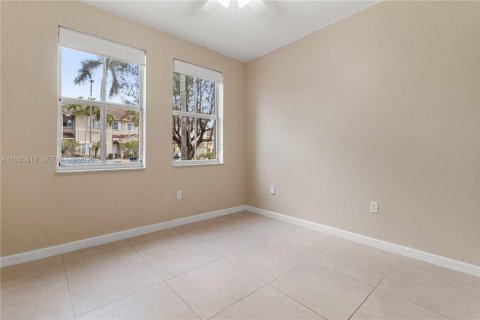 Villa ou maison à louer à Doral, Floride: 4 chambres, 208.94 m2 № 1993743 - photo 18