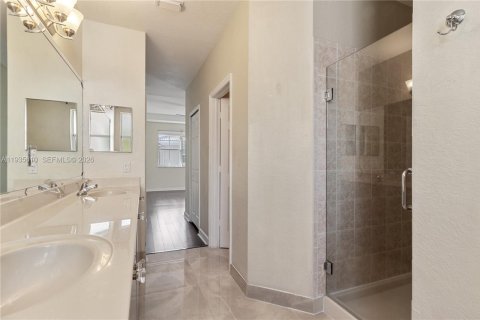 Villa ou maison à louer à Doral, Floride: 4 chambres, 208.94 m2 № 1993743 - photo 29