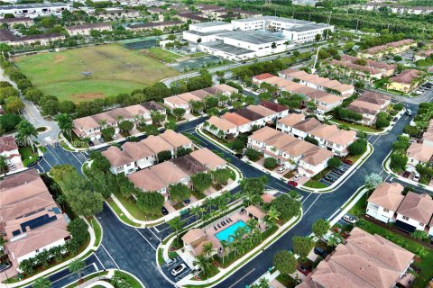 Casa en alquiler en Doral, Florida, 4 dormitorios, 208.94 m2 № 1993743 - foto 6