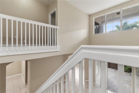Villa ou maison à louer à Doral, Floride: 4 chambres, 208.94 m2 № 1993743 - photo 23