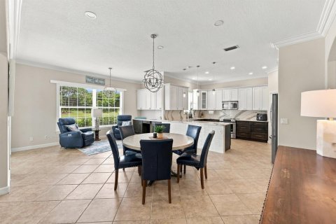 House in Port St. Lucie, Florida 3 bedrooms, 227.15 sq.m. № 2421120 - photo 17