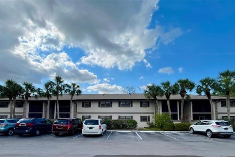 Copropriété à vendre à Port Charlotte, Floride: 1 chambre, 64.01 m2 № 1568411 - photo 1