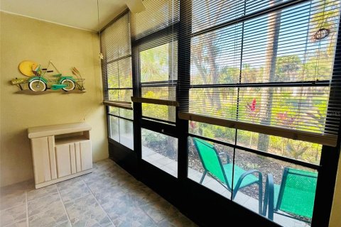 Condominio en venta en Port Charlotte, Florida, 1 dormitorio, 64.01 m2 № 1568411 - foto 3