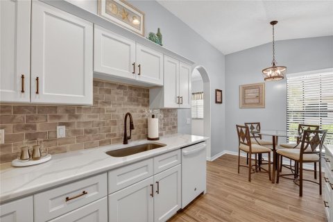 House in Venice, Florida 2 bedrooms, 142.33 sq.m. № 1830048 - photo 4
